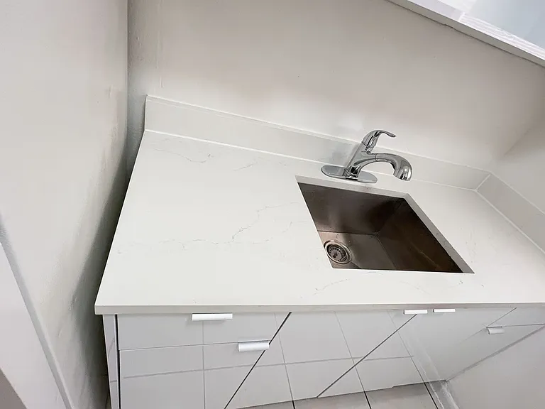 Danielle Apartments — Photo 4