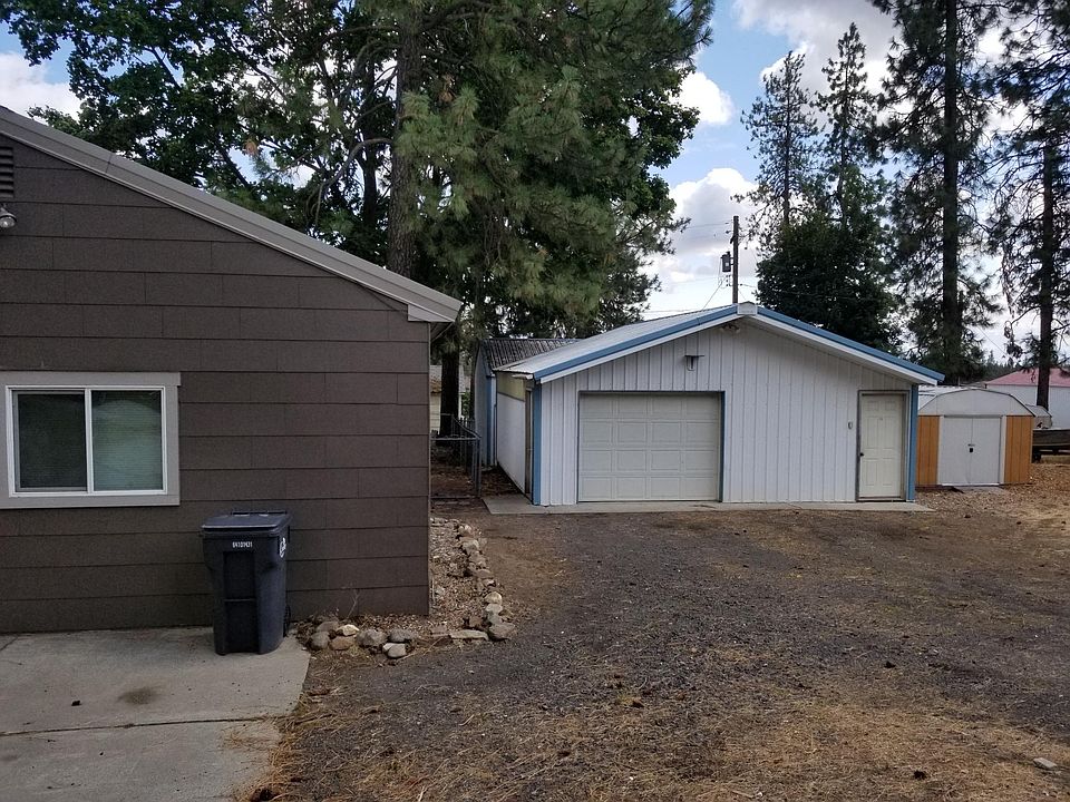 2nd image of 131 N 2nd St