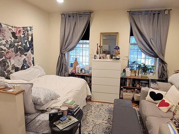 2nd image of 1334 Lombard St APT 1F