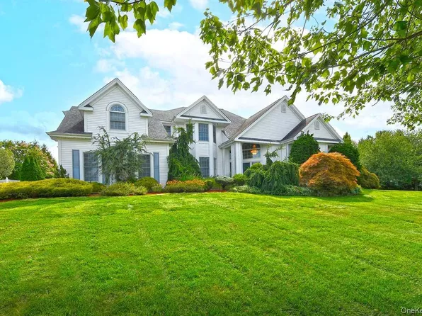 2 Andiron Court, East Northport, NY 11731