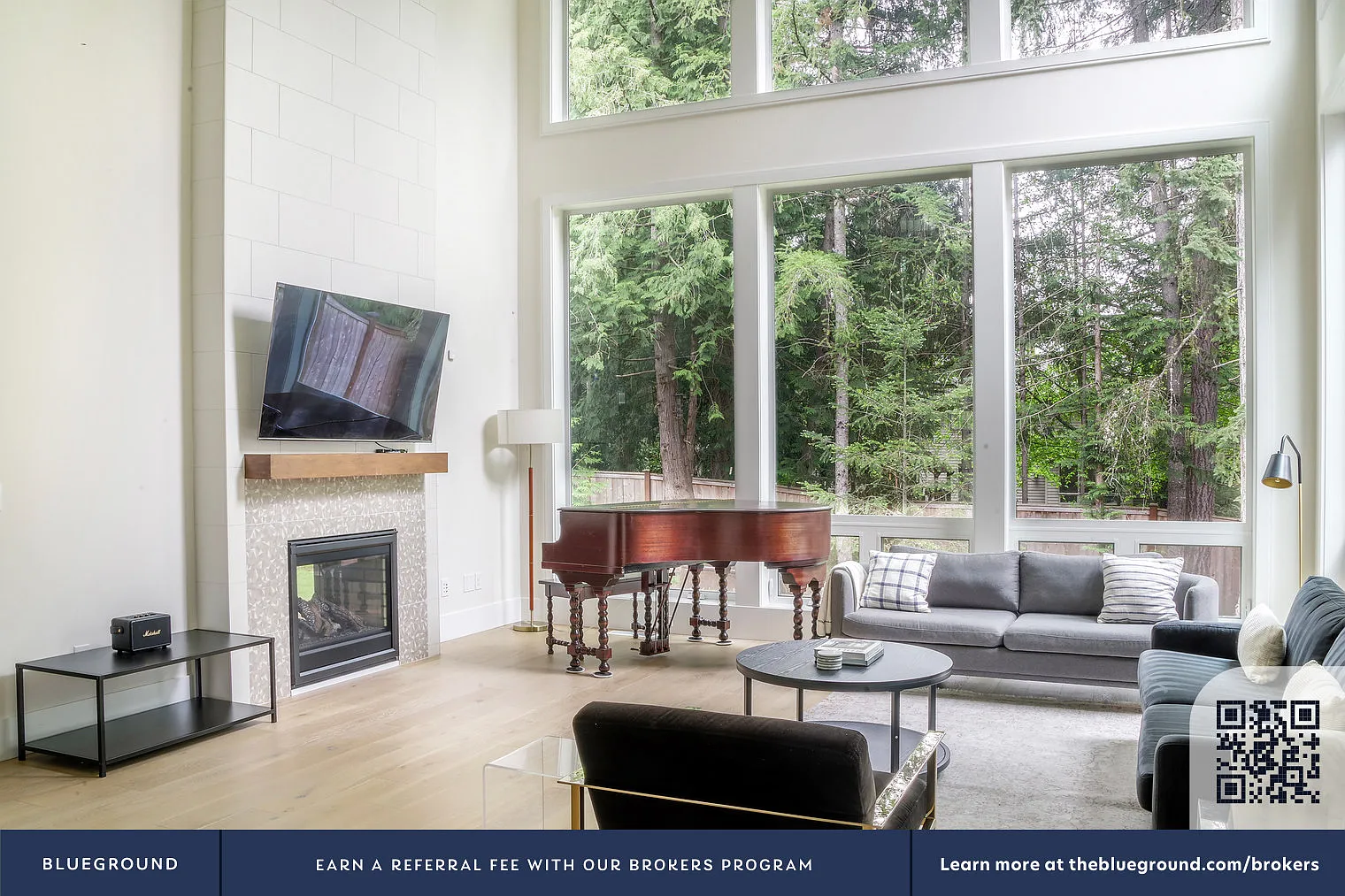 5 bed, 4.5 bath, 4503 sqft, $7,020 — Photo 3