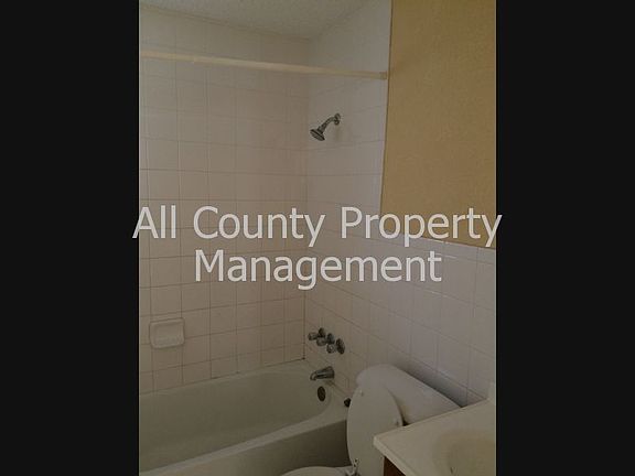5th image of 1715 Russell St S APT 2