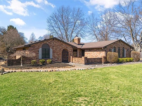 3rd image of 45 Hawthorne Glen Trl