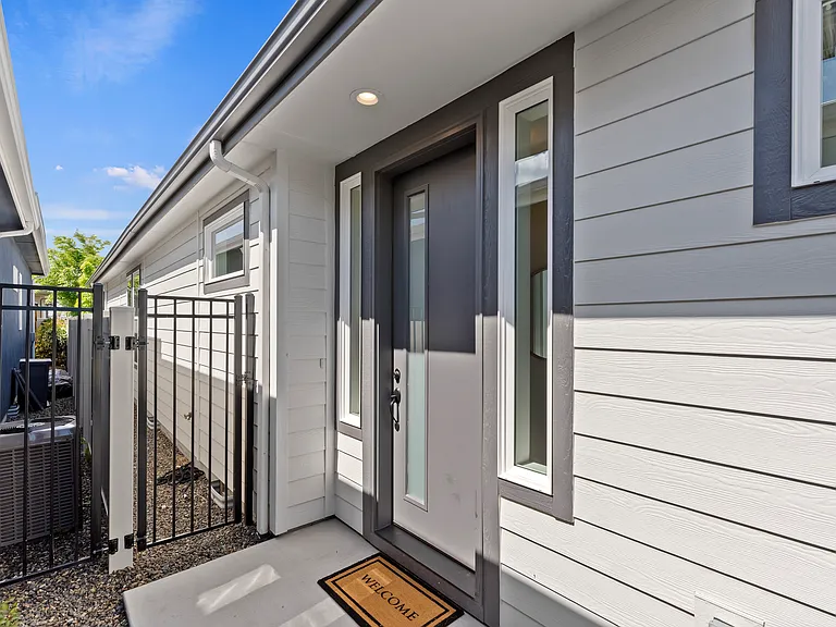 E Knobcone Dr — Photo 2