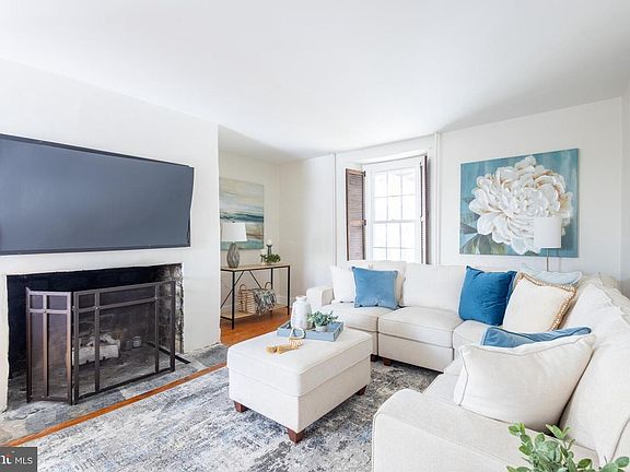 3rd image of 1301 Stump Rd