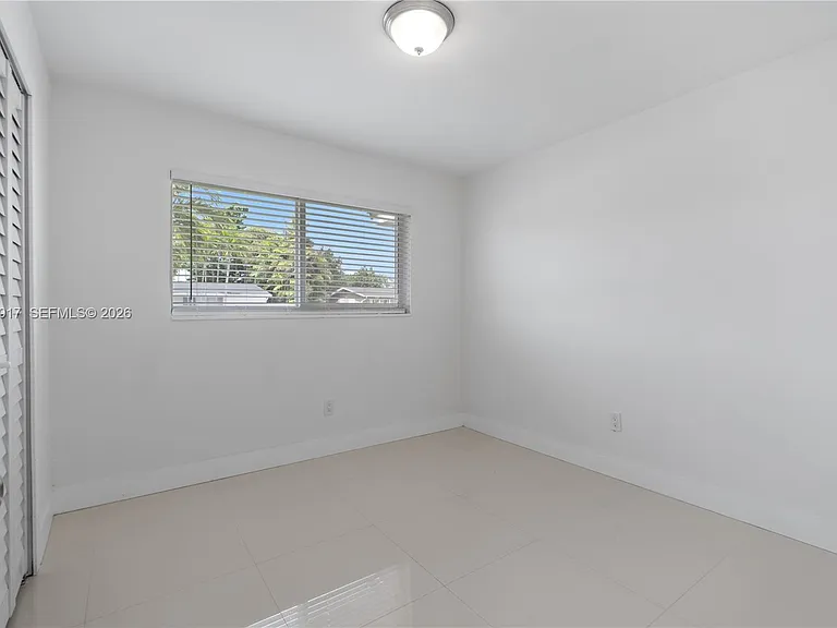 10501 SW 53rd St — Photo 21
