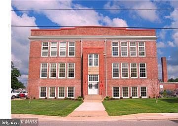 1st image of 107 N School St APT 2C