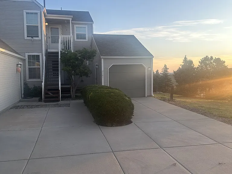 2141 Sunridge Cir — Photo 1