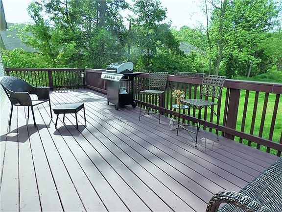 3rd image of 699 Sagamore Dr