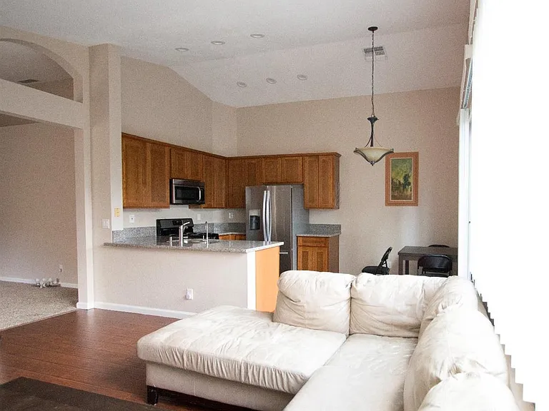 2258 Clapton Way — Photo 3