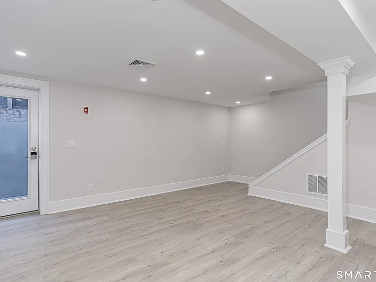 42 Poe Ct — Photo 14