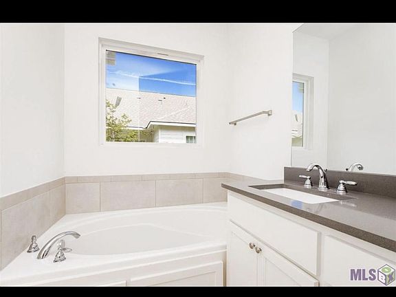 3rd image of 8111 Stonelake Circle East Ave #8111