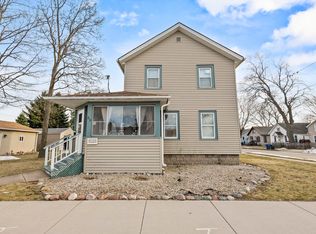 29 W Melvin Ave, Oshkosh, WI 54901
