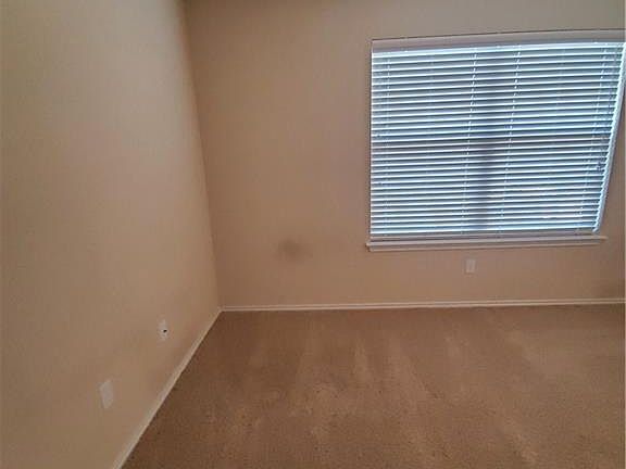 3rd image of 185 Hometown Pkwy