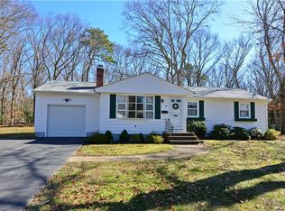 96 Elmwood Dr, North Kingstown, RI 02852