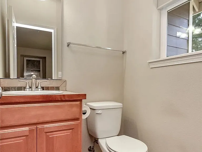 1626 Craig Rd SE — Photo 6
