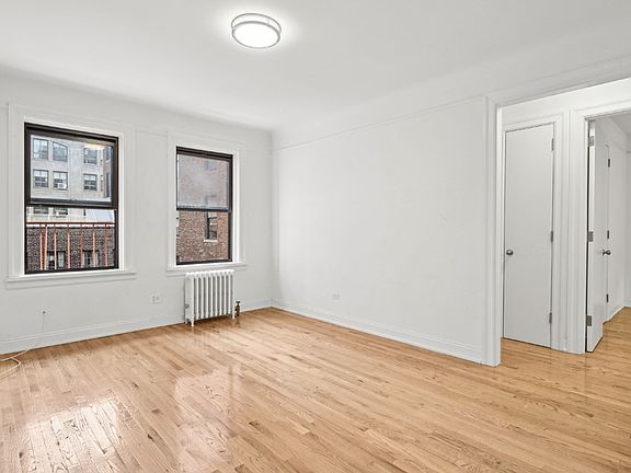 3rd image of 115 W 16th St #240