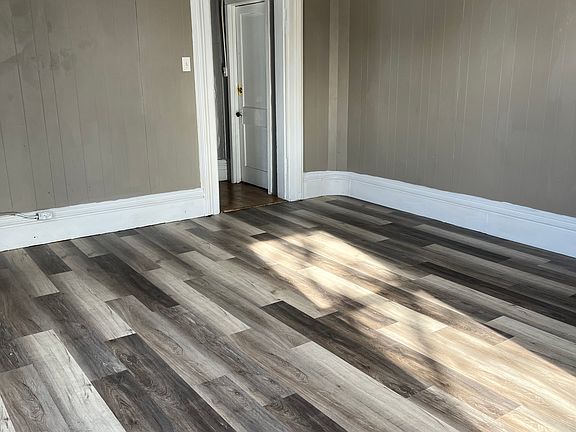 4th image of 804 E Broadway St APT 5