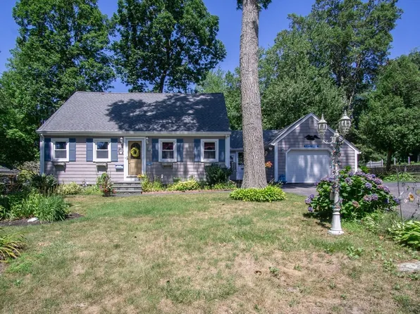 1033 Meadow St, New Bedford, MA 02745