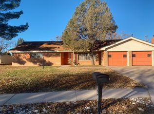 702 Canoncito Dr, Roswell, NM 88201