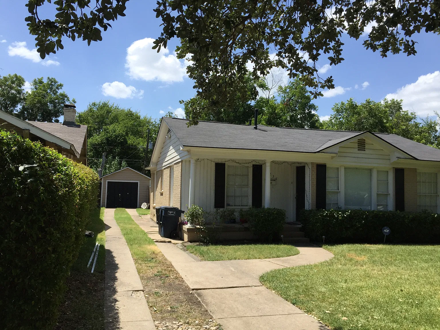 3 bed, 1053 sqft, $1,700 — Photo 2