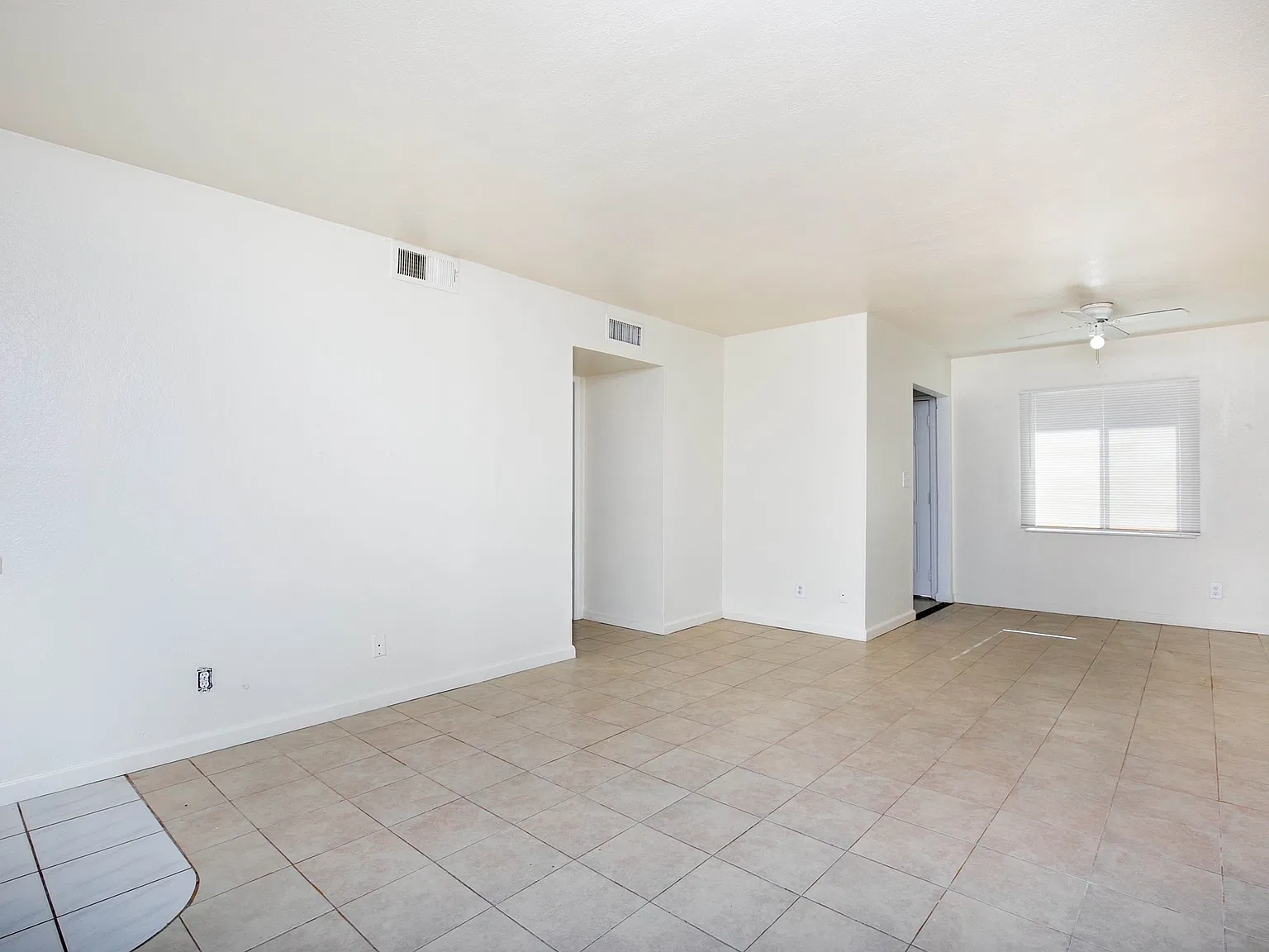 4 bed, 1248 sqft, $2,650 — Photo 4
