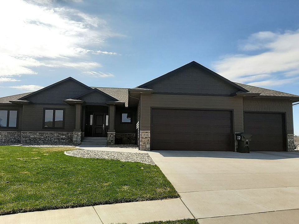 1st image of 1813 W Gray Gables Cir