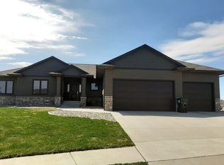 1813 W Gray Gables Cir, Sioux Falls, SD 57108