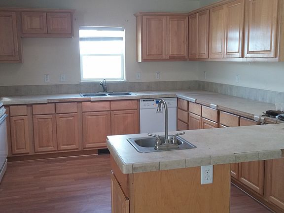4th image of 14 Greve Cir