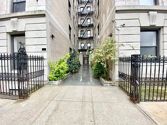 Rented by Bohemia Realty Group | media 19