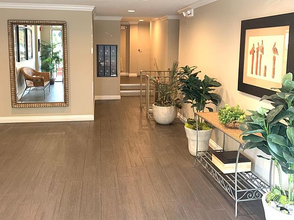 4th image of 1819 Greenfield Ave APT 303