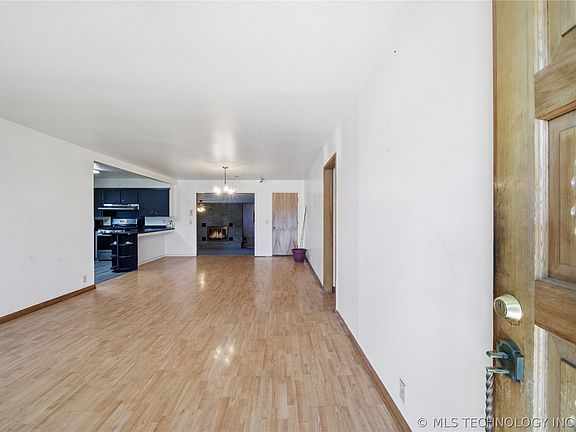 3rd image of 1607 A And M Dr