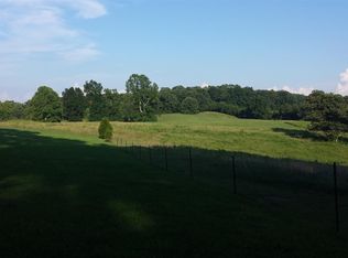 1237 Breeden Rd, Charlotte, TN 37036