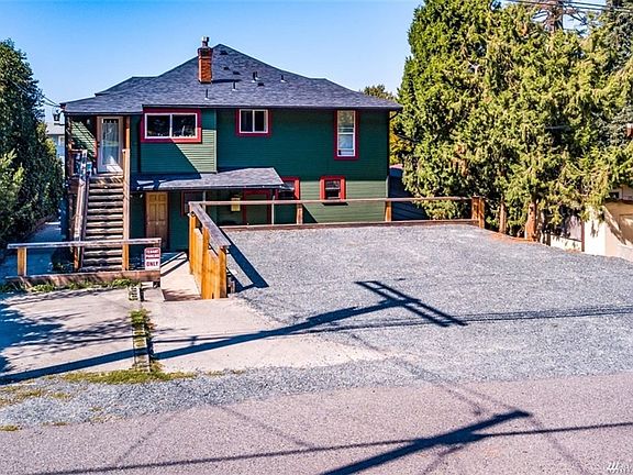 3rd image of 806 N Garden St #201
