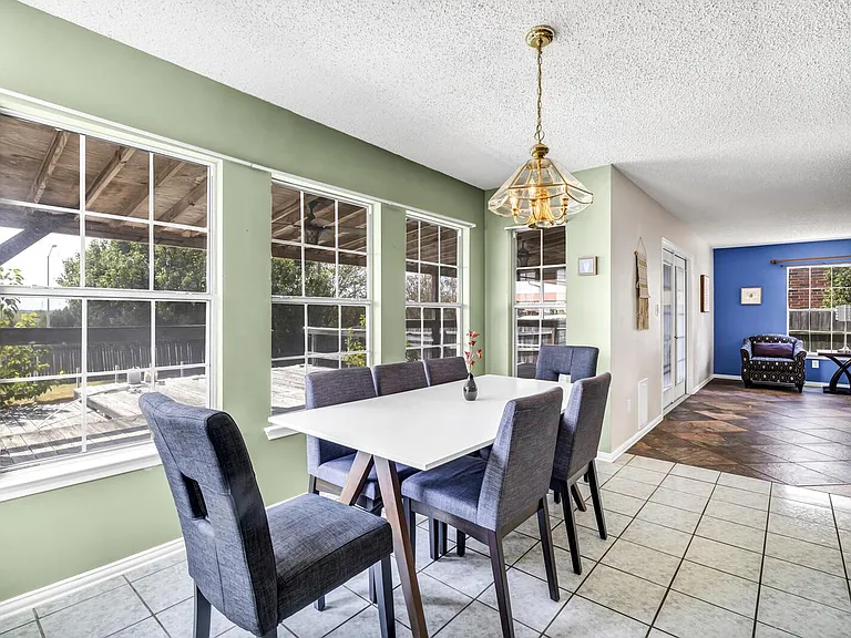 17627 Dansworth Dr — Photo 34