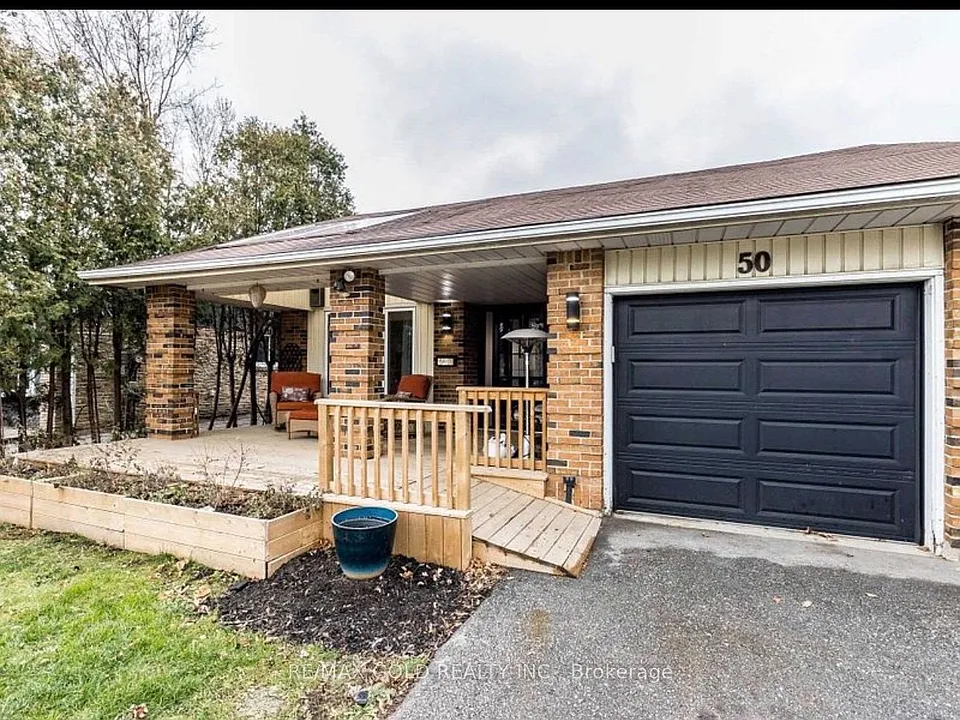 50 Lorraine Cres