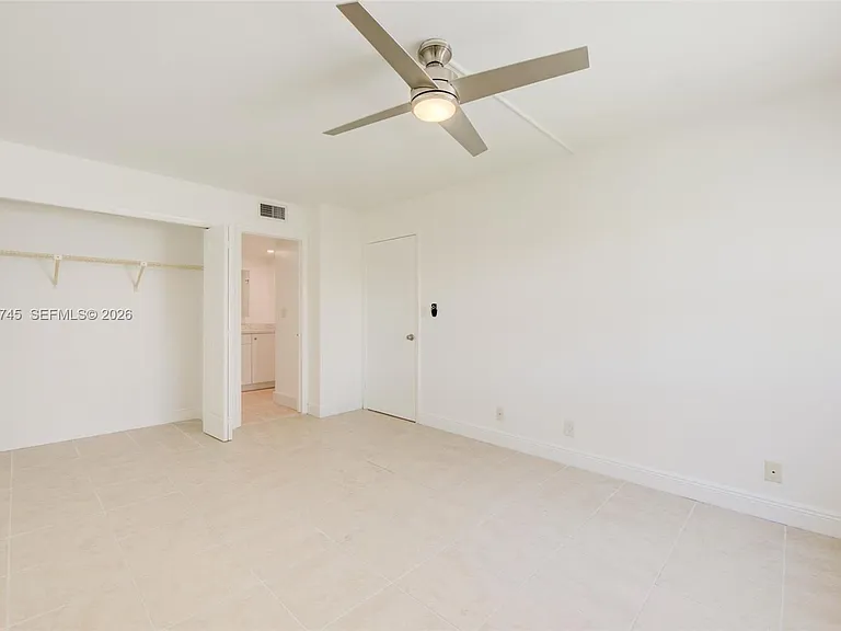 200 Lakeview Dr #211 — Photo 25
