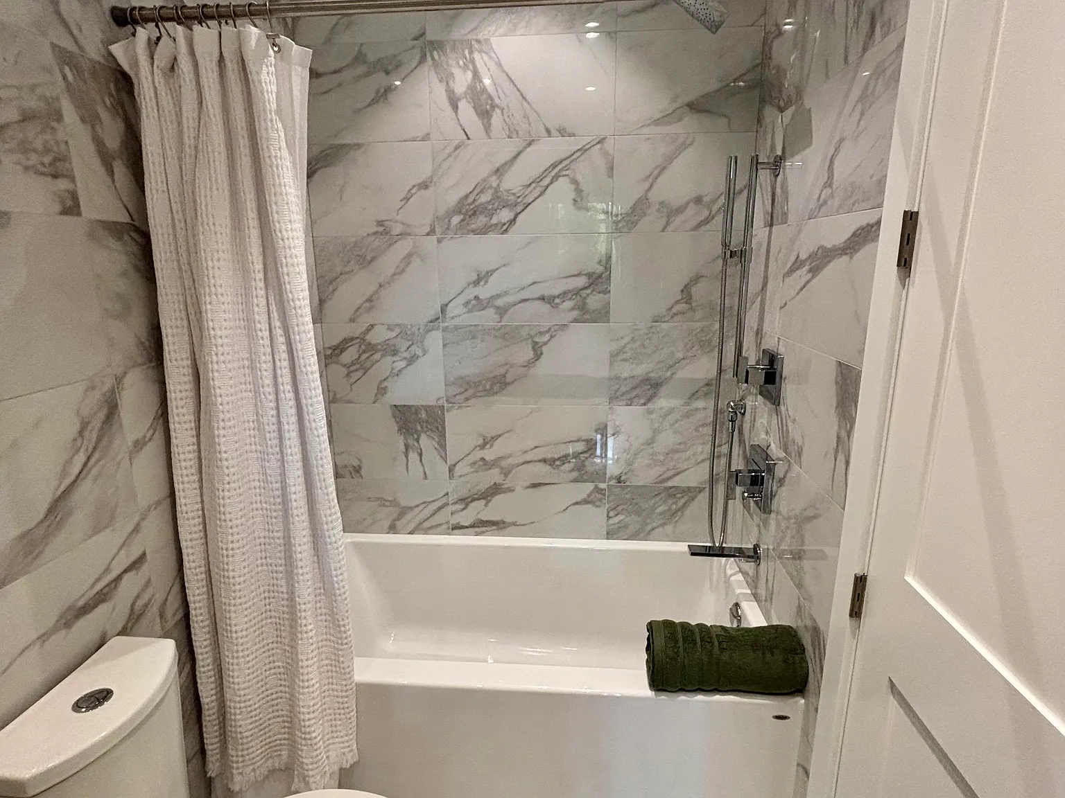 1 bed, 670 sqft, $3,200 — Photo 4