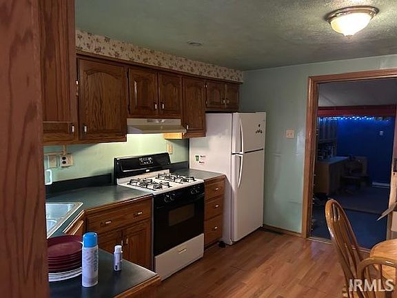 5th image of 315 E Louis St