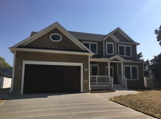 915 Park Ave, Spring Lake, NJ 07762