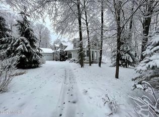 15325 Madron Lake Rd, Buchanan, MI 49107