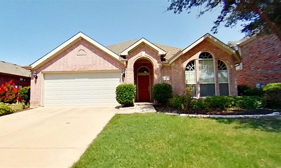 1st image of 10404 Jaybird Dr