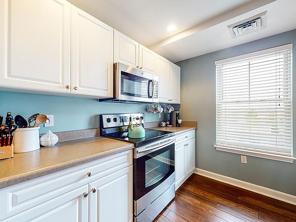 2nd image of 10 Seaport Dr APT 2305