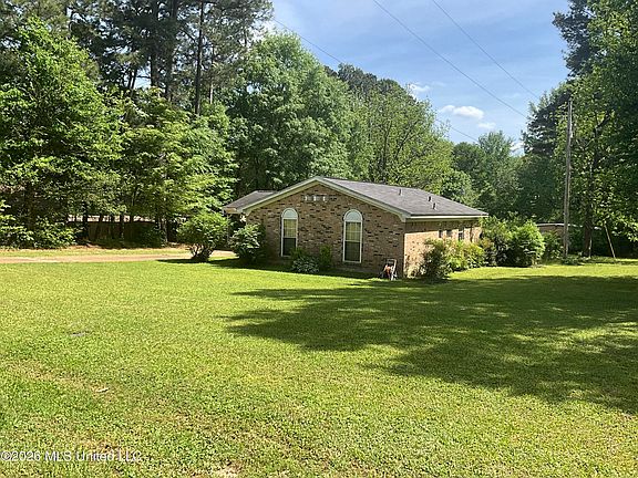 2nd image of 4905 Sherry Dr