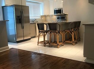 412 Glendale Rd, Glenview, IL 60025