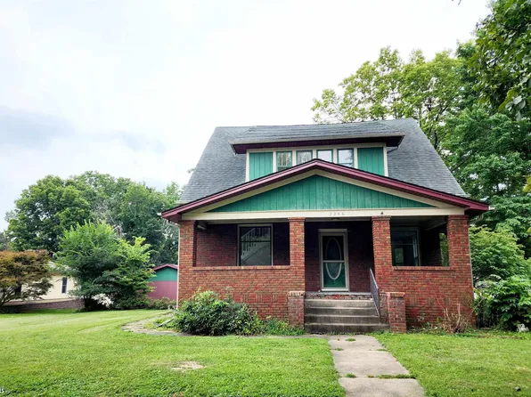 2206 8th Ave E, University Park, IA 52595