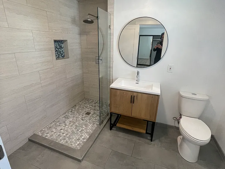 1066 Robinson Ave #2R — Photo 13