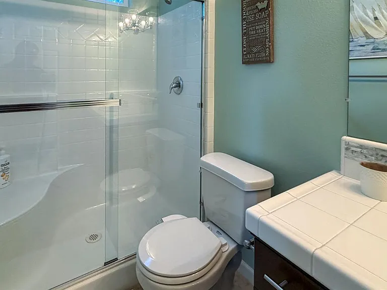 3060 Morris Ave — Photo 16