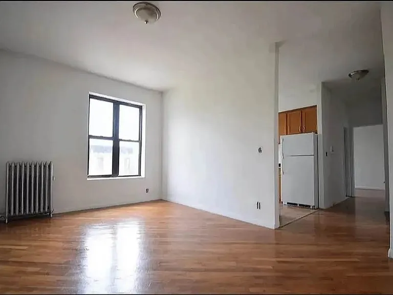 476 Clinton Ave #2G — Photo 2