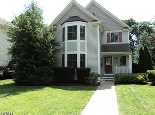 18 Maple Ave, Morris Plains, NJ 07950